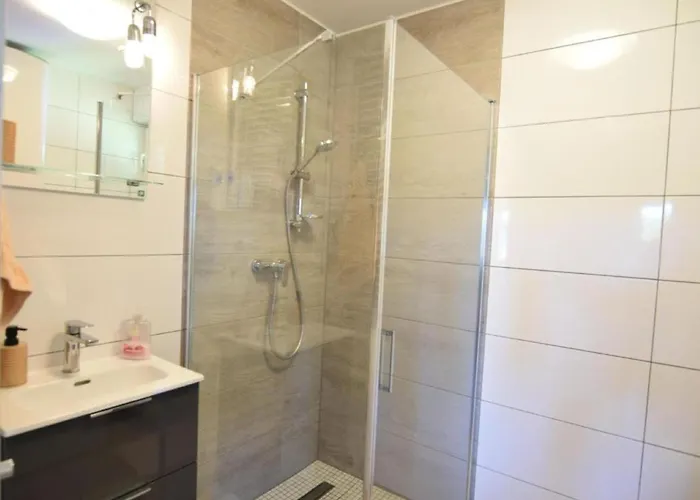 Jeszcze Bardziej Dziki Sad